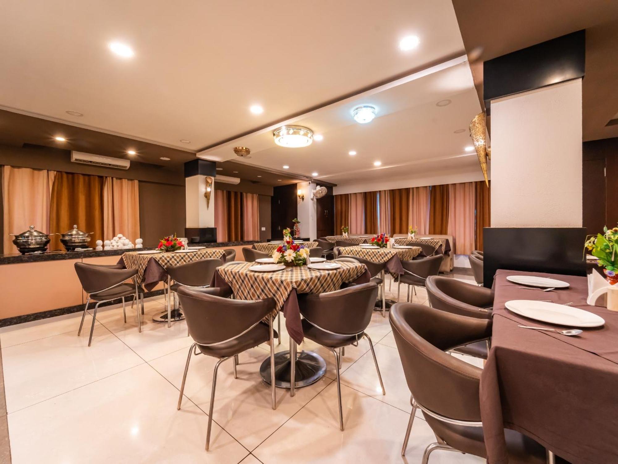 Hotel Signature Planet Indore Ngoại thất bức ảnh