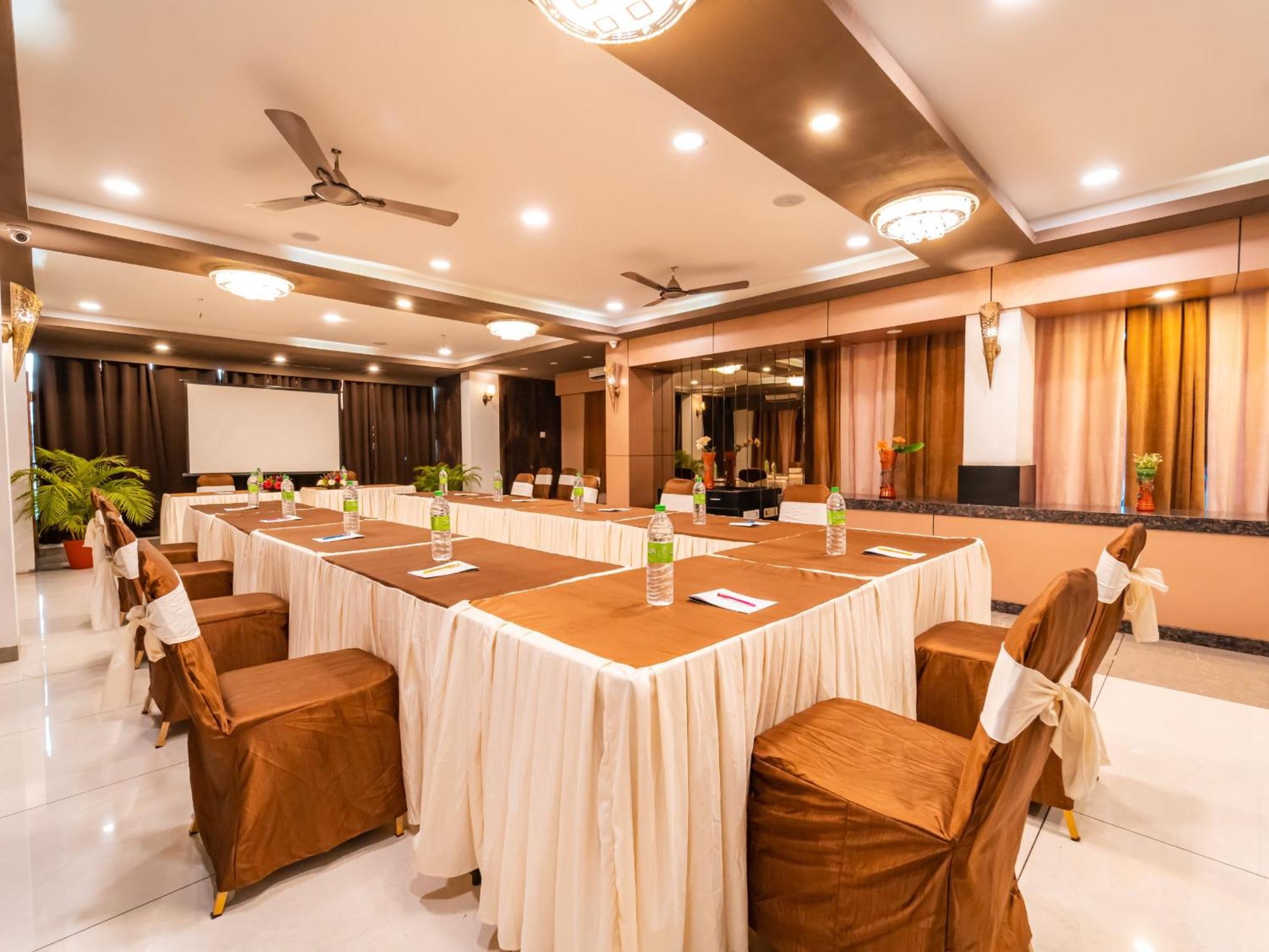 Hotel Signature Planet Indore Ngoại thất bức ảnh
